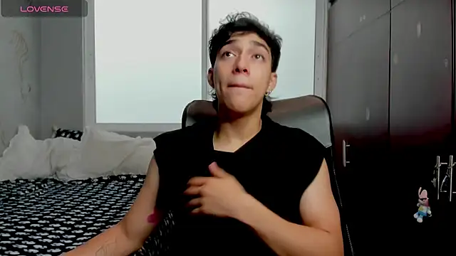 Snapshot of Noxx_starkK chatting on December 2025 03:51:02 PM Noxx starkK online show from December 2025 03:51:02 PM