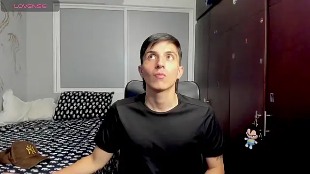 Snapshot of Noxx_starkK chatting on November 2025 11:41:01 PM Noxx starkK online show from November 2025 11:41:01 PM