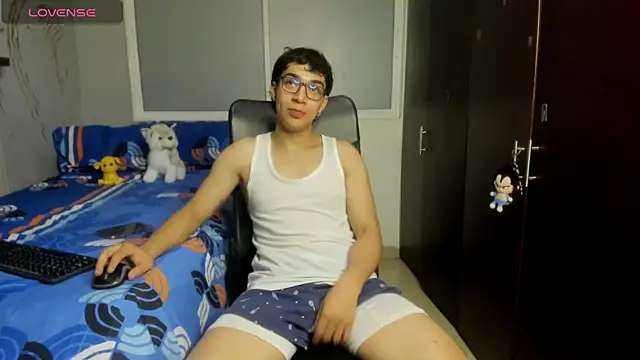 Snapshot of Noxx_starkK chatting on November 2025 02:50:02 AM Noxx starkK online show from November 2025 02:50:02 AM