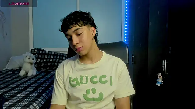 Snapshot of Noxx_starkK chatting on December 2025 03:27:02 AM Noxx starkK online show from December 2025 03:27:02 AM