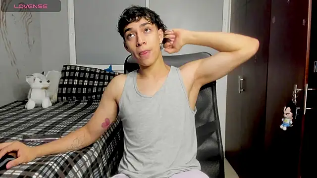 Snapshot of Noxx_starkK chatting on November 2025 10:54:02 PM Noxx starkK online show from November 2025 10:54:02 PM