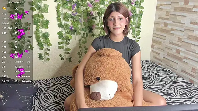 Amy Moonlight online show from December 2025 10:24:01 PM