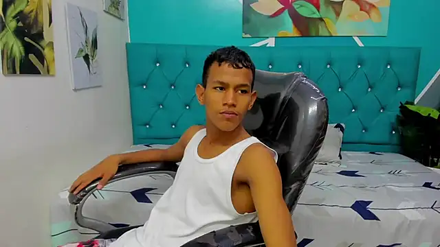 Snapshot of Rory_castro chatting on November 2025 11:08:02 PM Rory castro online show from November 2025 11:08:02 PM