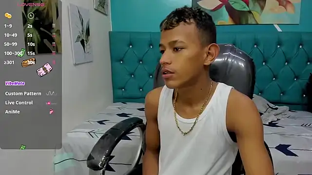 Snapshot of Rory_castro chatting on November 2025 10:43:01 PM Rory castro online show from November 2025 10:43:01 PM