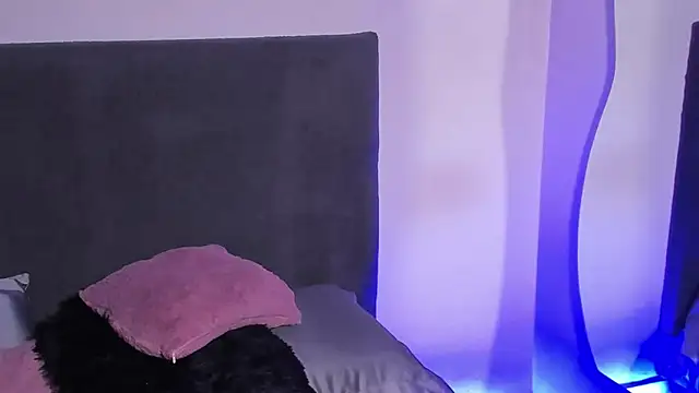 saramikaelson online show from March 2026 12:05:01 AM