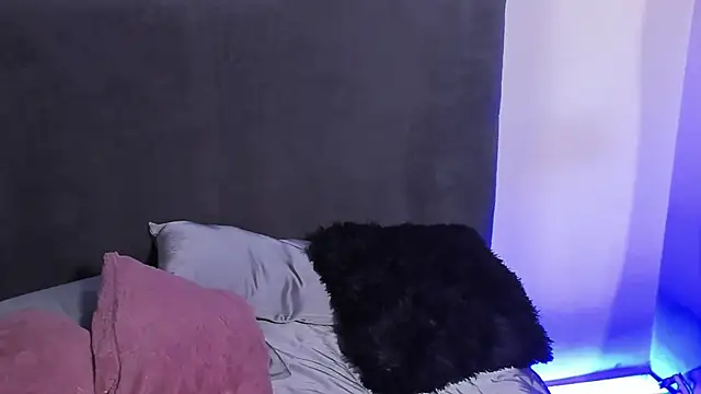 saramikaelson online show from February 2026 10:54:01 PM