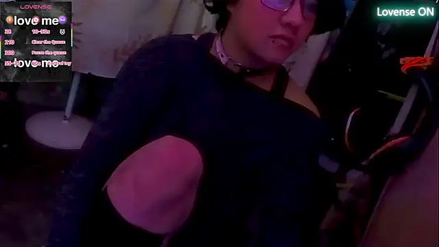 Snapshot of Ftm_Bunny chatting on December 2025 12:32:02 PM Ftm Bunny online show from December 2025 12:32:02 PM