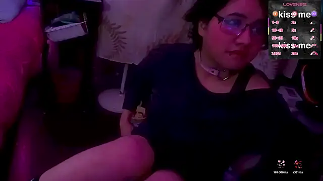 Snapshot of Ftm_Bunny chatting on December 2025 12:00:01 PM Ftm Bunny online show from December 2025 12:00:01 PM