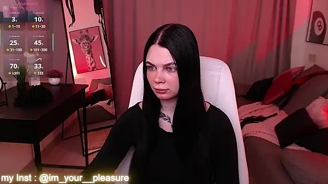 Snapshot of Michela_Fruet chatting on February 2026 01:02:02 AM Michela Fruet online show from February 2026 01:02:02 AM