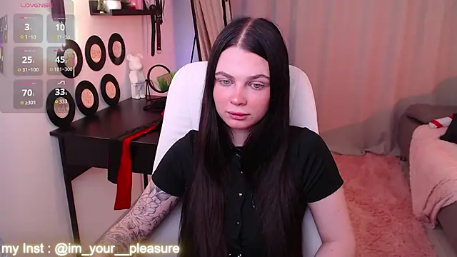 Snapshot of Michela_Fruet chatting on December 2025 01:09:01 AM Michela Fruet online show from December 2025 01:09:01 AM