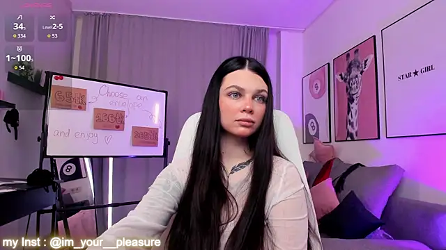 Michela Fruet online show from December 2025 01:06:02 AM