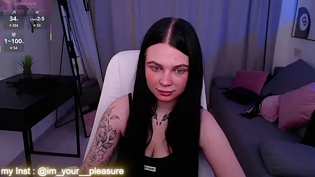 Snapshot of Michela_Fruet chatting on February 2026 01:03:02 AM Michela Fruet online show from February 2026 01:03:02 AM