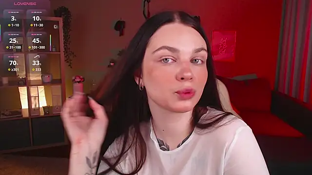 Michela Fruet online show from October 2025 01:06:01 AM