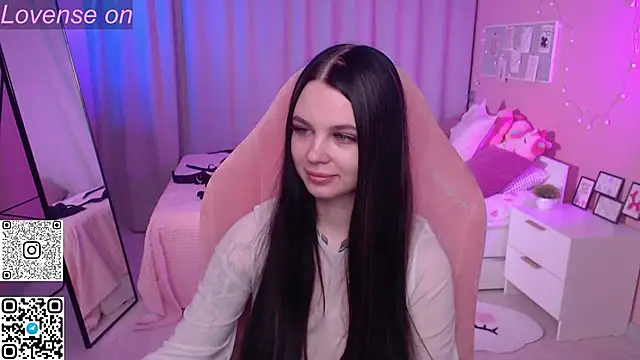 Snapshot of Michela_Fruet chatting on May 2026 01:06:02 AM Michela Fruet online show from May 2026 01:06:02 AM