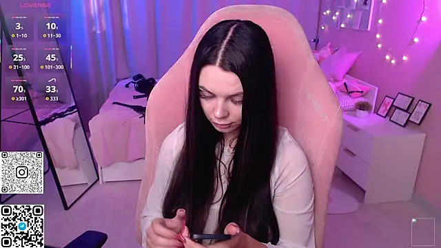 Snapshot of Michela_Fruet chatting on May 2026 01:09:02 AM Michela Fruet online show from May 2026 01:09:02 AM