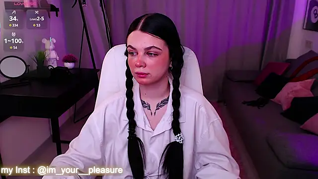 Snapshot of Michela_Fruet chatting on February 2026 01:05:01 AM Michela Fruet online show from February 2026 01:05:01 AM