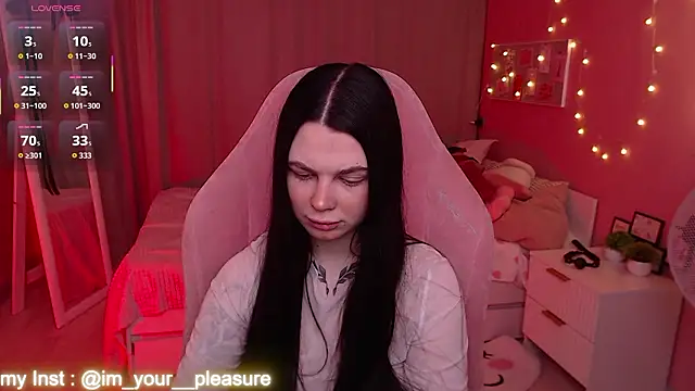 Michela Fruet online show from March 2026 01:12:01 AM