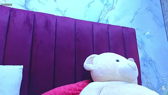 Snapshot of PrincePoppy chatting on October 2025 08:32:02 PM PrincePoppy online show from October 2025 08:32:02 PM