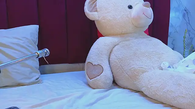 Snapshot of PrincePoppy chatting on November 2025 08:47:01 PM PrincePoppy online show from November 2025 08:47:01 PM