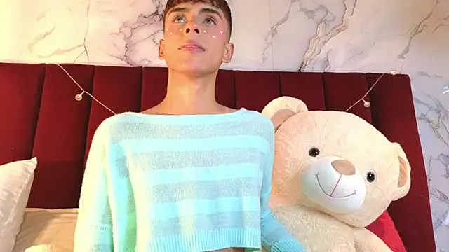 Snapshot of PrincePoppy chatting on October 2025 08:34:02 PM PrincePoppy online show from October 2025 08:34:02 PM