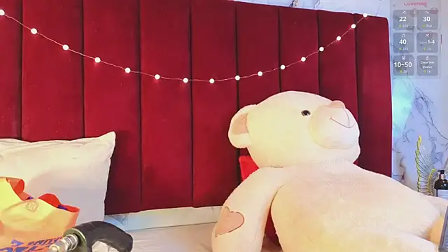 Snapshot of PrincePoppy chatting on November 2025 09:18:02 PM PrincePoppy online show from November 2025 09:18:02 PM