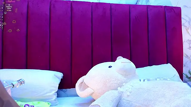 Snapshot of PrincePoppy chatting on December 2025 08:42:01 PM PrincePoppy online show from December 2025 08:42:01 PM