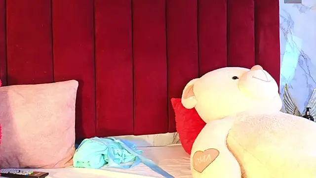 Snapshot of PrincePoppy chatting on November 2025 08:35:02 PM PrincePoppy online show from November 2025 08:35:02 PM