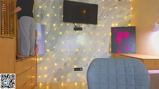 miss bubbles  online show from December 2025 11:19:01 PM