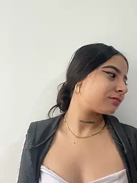 AlliceWinter online show from October 2025 01:23:01 PM