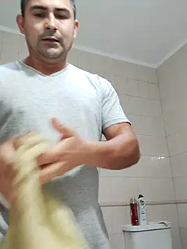 Snapshot of Bradd_32 chatting on March 2026 11:18:01 AM Bradd 32 online show from March 2026 11:18:01 AM