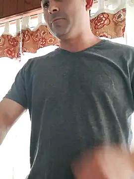 Snapshot of Bradd_32 chatting on February 2026 12:14:01 PM Bradd 32 online show from February 2026 12:14:01 PM