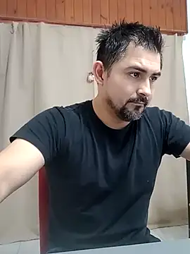 Snapshot of Bradd_32 chatting on July 2026 05:10:01 PM Bradd 32 online show from July 2026 05:10:01 PM