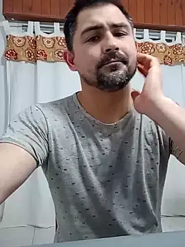 Snapshot of Bradd_32 chatting on July 2026 04:07:02 AM Bradd 32 online show from July 2026 04:07:02 AM
