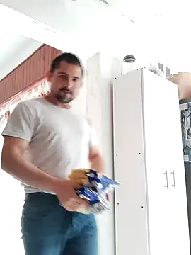 Bradd 32 online show from November 2025 04:55:02 PM