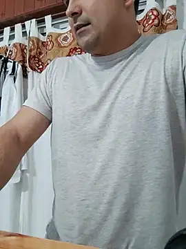 Bradd 32 online show from May 2026 11:24:01 AM
