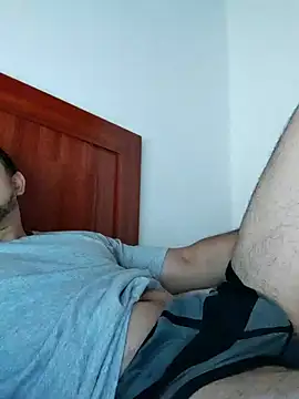 Bradd 32 online show from November 2025 06:52:02 PM