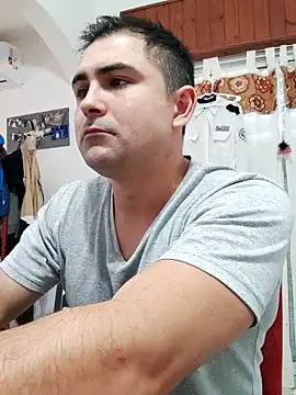 Bradd 32 online show from April 2026 11:25:02 AM