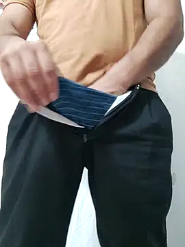 Snapshot of Bradd_32 chatting on February 2026 11:20:02 AM Bradd 32 online show from February 2026 11:20:02 AM