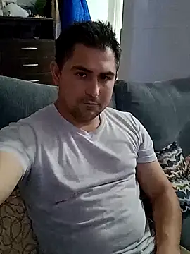 Bradd 32 online show from May 2026 02:21:04 AM