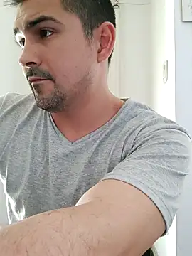 Bradd 32 online show from September 2025 06:30:01 PM