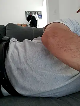 Bradd 32 online show from November 2025 04:55:02 PM