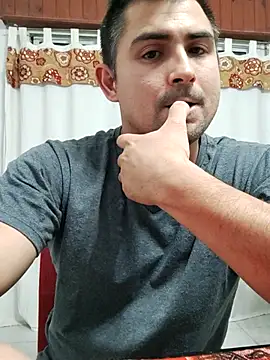 Snapshot of Bradd_32 chatting on February 2026 02:41:01 AM Bradd 32 online show from February 2026 02:41:01 AM