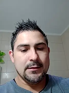 Bradd 32 online show from May 2026 12:02:02 PM