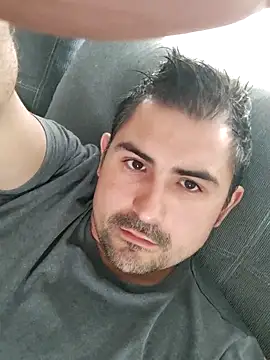 Bradd 32 online show from October 2025 04:40:02 PM