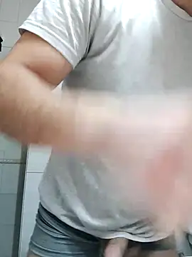 Bradd 32 online show from May 2026 01:05:01 PM