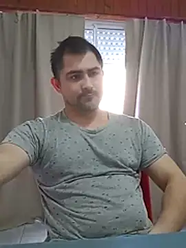 Snapshot of Bradd_32 chatting on July 2026 07:04:02 PM Bradd 32 online show from July 2026 07:04:02 PM