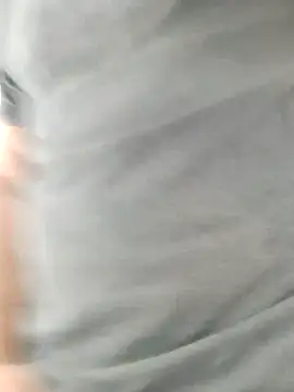 Bradd 32 online show from November 2025 06:18:02 PM