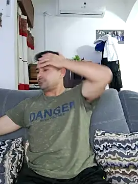 Snapshot of Bradd_32 chatting on December 2025 03:11:05 AM Bradd 32 online show from December 2025 03:11:05 AM