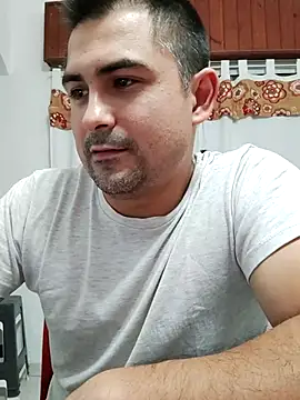 Snapshot of Bradd_32 chatting on March 2026 03:39:02 AM Bradd 32 online show from March 2026 03:39:02 AM