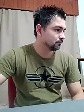 Snapshot of Bradd_32 chatting on July 2026 11:28:02 AM Bradd 32 online show from July 2026 11:28:02 AM